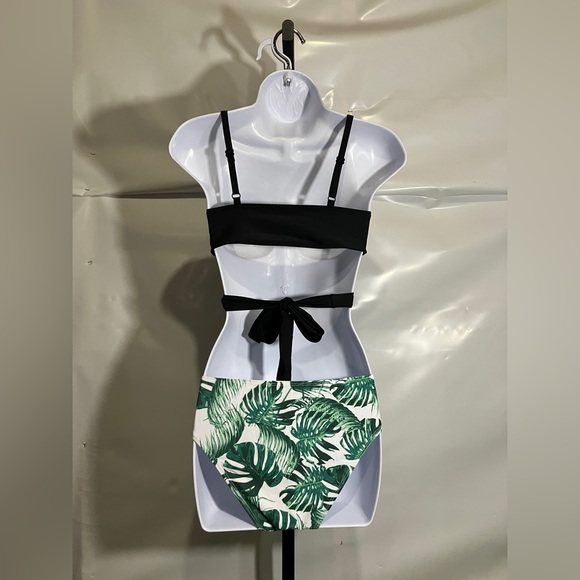 Women’s One Piece Monokini Swimsuit Size Small - Picture 2 of 2